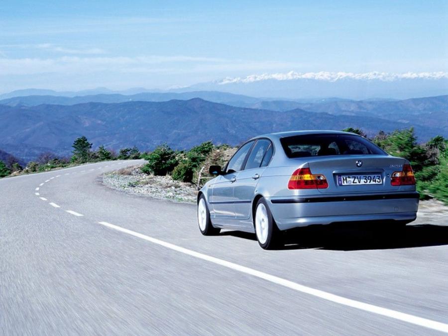  BMW 325i Sedan 2001 года  (фото 3 из 3)